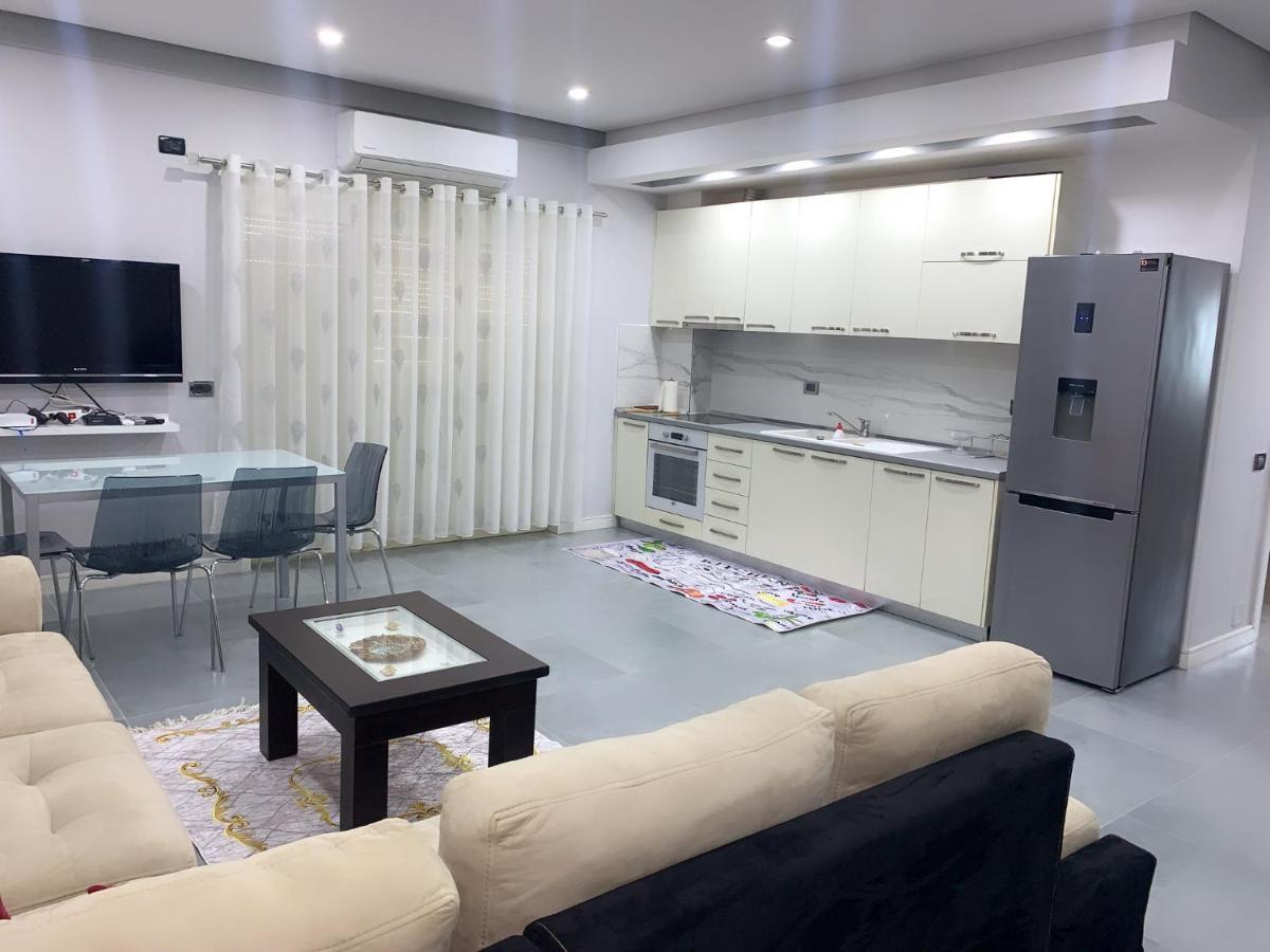 Apartament Dean Lägenhet Vlorë Exteriör bild