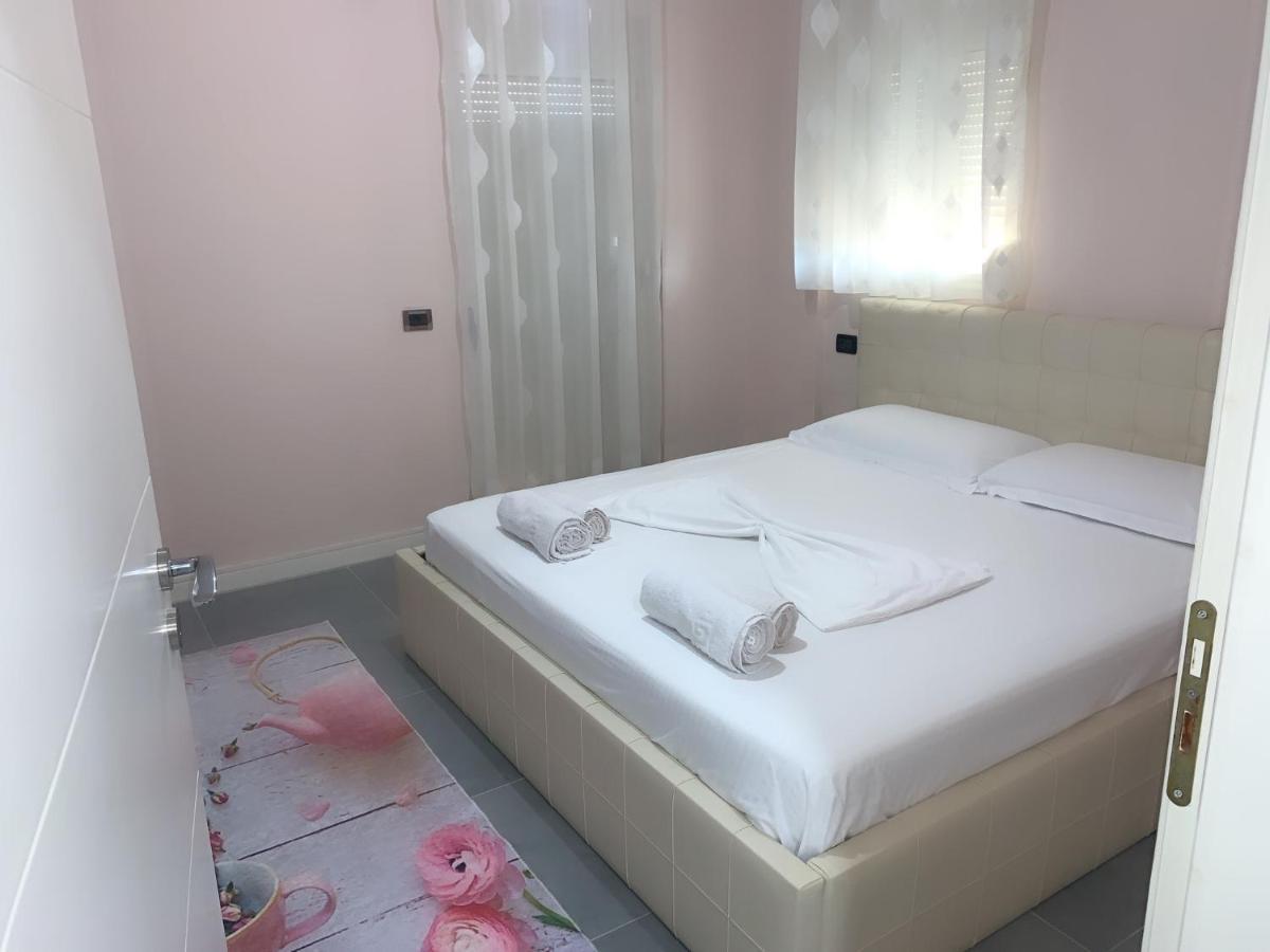 Apartament Dean Lägenhet Vlorë Exteriör bild